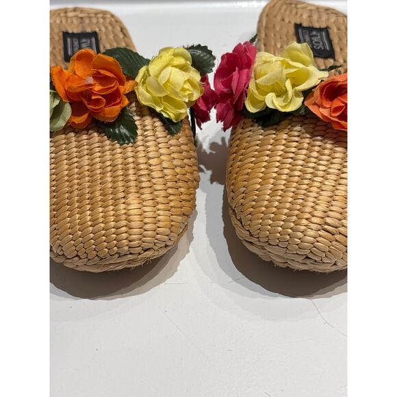 TWO’S COMPANY Woven Boho Rattan Flower Slide Slippers Medium 8-8.5 - Picture 5 of 6